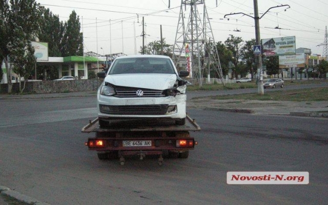 В Николаеве в ДТП попал новый автомобиль выехавший из салона Фото № 3 В Николаеве в ДТП попал новый автомобиль выехавший из салона Фото № 3