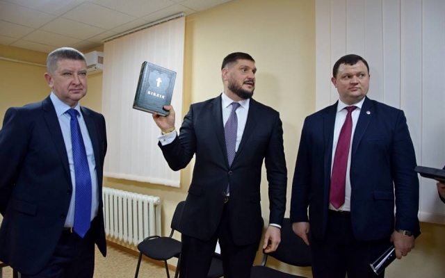 Николаевские прокуроры празднуют новоселье, они получили новое помещение Фото № 0 Николаевские прокуроры празднуют новоселье, они получили новое помещение Фото № 0