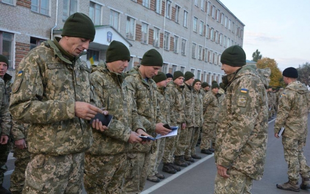 Николаевских десантников одели в зимнюю форму Фото № 2 Николаевских десантников одели в зимнюю форму Фото № 2