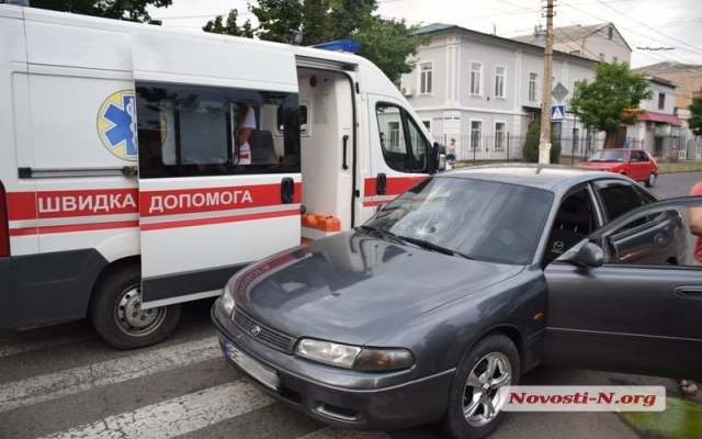 На Большой Морской автомобиль Mazda 626 сбил на пешеходном переходе пожилого мужчину Фото № 1 На Большой Морской автомобиль Mazda 626 сбил на пешеходном переходе пожилого мужчину Фото № 1