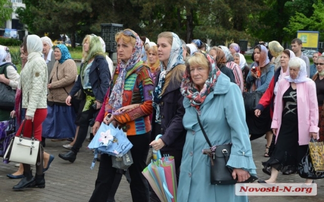 В Николаеве отметили День Святого Николая тройным крестным ходом Фото № 15 В Николаеве отметили День Святого Николая тройным крестным ходом Фото № 15