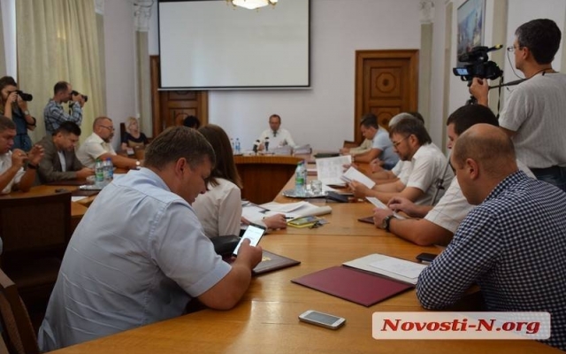В Николаевском горсовете предлагают все МАФы пустить под бульдозер Фото № 4 В Николаевском горсовете предлагают все МАФы пустить под бульдозер Фото № 4
