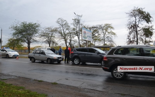 ДТП на Богоявленском проспекте при участии автомобилей ВАЗ 21099 и Toyota RAV4 Фото № 3 ДТП на Богоявленском проспекте при участии автомобилей ВАЗ 21099 и Toyota RAV4 Фото № 3
