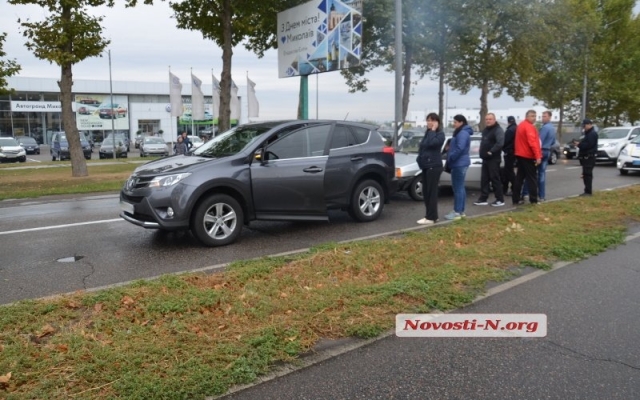 ДТП на Богоявленском проспекте при участии автомобилей ВАЗ 21099 и Toyota RAV4 Фото № 1 ДТП на Богоявленском проспекте при участии автомобилей ВАЗ 21099 и Toyota RAV4 Фото № 1