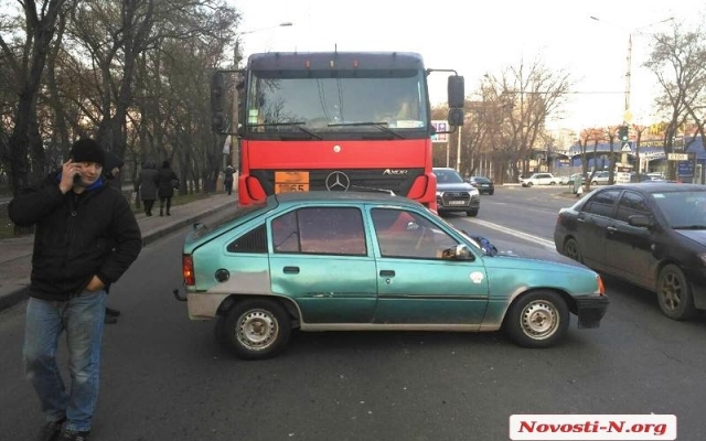 Опасная авария: автоцистерна с газом врезалась в автомобиль Фото № 6 Опасная авария: автоцистерна с газом врезалась в автомобиль Фото № 6