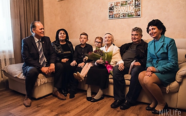 Экс-директор Николаевского краеведческого музея Вера Чернявская отпраздновала свой 100-летний юбилей Фото № 1 Экс-директор Николаевского краеведческого музея Вера Чернявская отпраздновала свой 100-летний юбилей Фото № 1