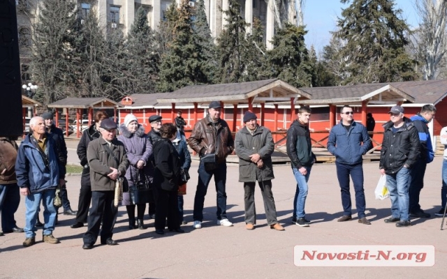 Из-за маргаринового скандала жители Николаева требуют отставку мэра Николаева Александра Сенкевича Фото № 2 Из-за маргаринового скандала жители Николаева требуют отставку мэра Николаева Александра Сенкевича Фото № 2