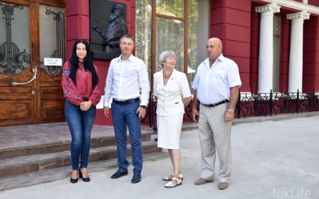 Отреставрировали центральную часть фасада Николаевского областного художественного музея имени В.В.Верещагина Фото № 12 Отреставрировали центральную часть фасада Николаевского областного художественного музея имени В.В.Верещагина Фото № 12