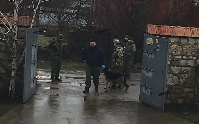 Неприятный пятничный сюрприз ожидал у ворот дома николаевского бизнесмена Андрея Кривохижа Фото № 3 Неприятный пятничный сюрприз ожидал у ворот дома николаевского бизнесмена Андрея Кривохижа Фото № 3