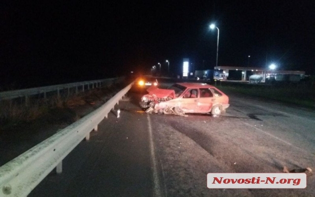 В Витовском районе на трассе автомобиль «ВАЗ 2019» влетел в отбойник, пострадал пассажир Фото № 2 В Витовском районе на трассе автомобиль «ВАЗ 2019» влетел в отбойник, пострадал пассажир Фото № 2