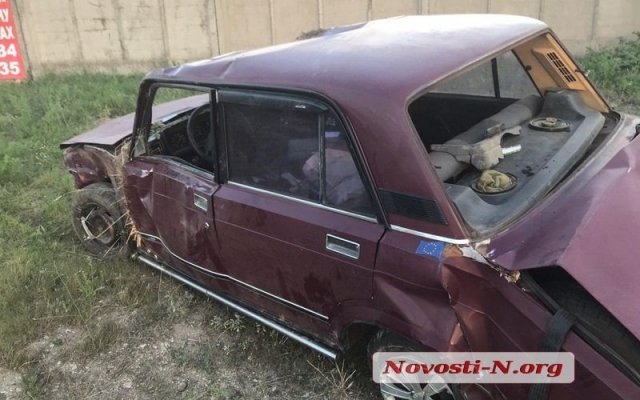 В Николаевской области на трассе автомобиль вылетел в кювет и дважды перевернулась, серьезно пострадал водитель Фото № 0 В Николаевской области на трассе автомобиль вылетел в кювет и дважды перевернулась, серьезно пострадал водитель Фото № 0