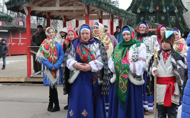 В Николаеве колядками, щедривками и шутками завершили праздничный фестиваль зимних развлечений Фото № 8 В Николаеве колядками, щедривками и шутками завершили праздничный фестиваль зимних развлечений Фото № 8
