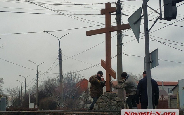 Жители Широкой Балке восстановили поклонный православный крест Фото № 2 Жители Широкой Балке восстановили поклонный православный крест Фото № 2