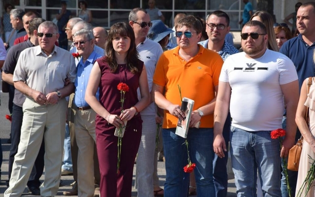 В Николаеве горожане отметили День памяти и скорби Фото № 1 В Николаеве горожане отметили День памяти и скорби Фото № 1