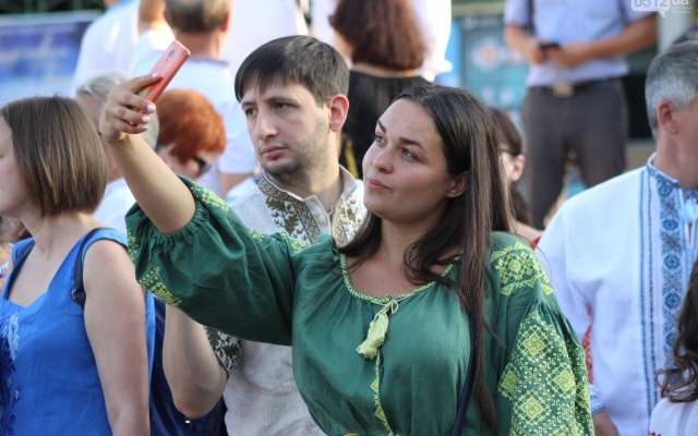 В Николаеве прошел традиционный «Марш вышиванок» Фото № 23 В Николаеве прошел традиционный «Марш вышиванок» Фото № 23
