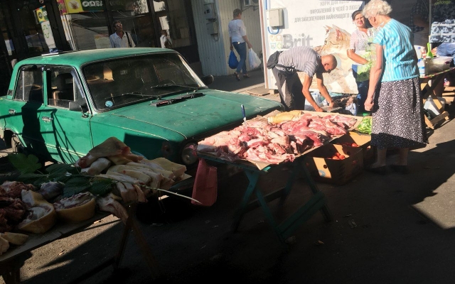 На Колодезной провели рейд и ликвидировали стихийный рынок Фото № 3 На Колодезной провели рейд и ликвидировали стихийный рынок Фото № 3