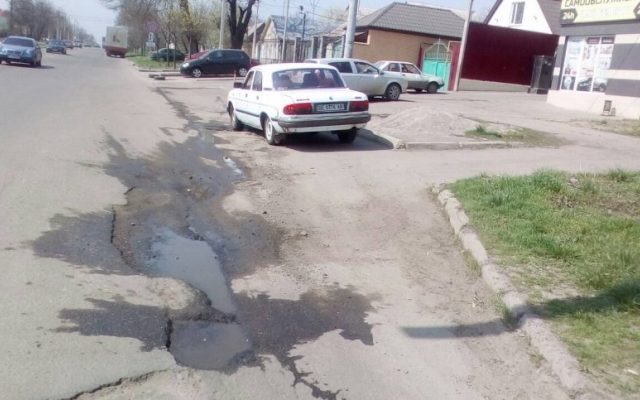 В Заводском районе автомойка выливала грязную воду прямо на проезжую часть Фото № 0 В Заводском районе автомойка выливала грязную воду прямо на проезжую часть Фото № 0