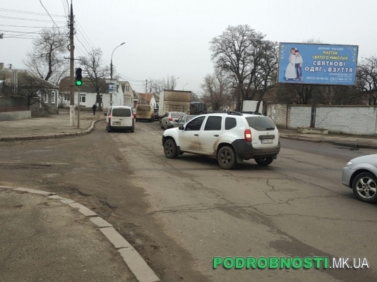 На Варваровском мосту ведутся ремонтные работы, на данном участке образовались большие автопробки Фото № 4 На Варваровском мосту ведутся ремонтные работы, на данном участке образовались большие автопробки Фото № 4