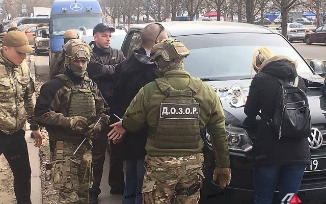 Сотрудники Госпогранслужбы провели спецоперацию с задержанием мужчины Фото № 3 Сотрудники Госпогранслужбы провели спецоперацию с задержанием мужчины Фото № 3