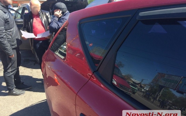 На Пушкинском кольце столкнулись два автомобиля, образовались пробки на дорогах Фото № 8 На Пушкинском кольце столкнулись два автомобиля, образовались пробки на дорогах Фото № 8