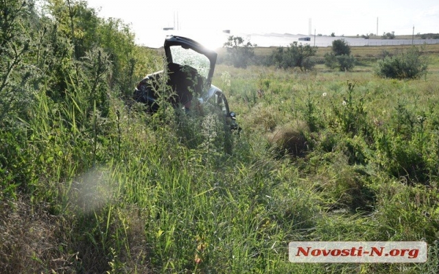 Авария на трассе под Николаевом: иномарка – в кювете, пострадавший пассажир – в больнице Фото № 3 Авария на трассе под Николаевом: иномарка – в кювете, пострадавший пассажир – в больнице Фото № 3