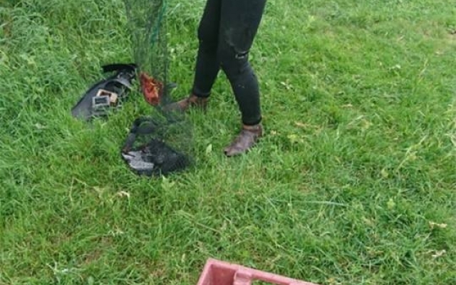 На Южном Буге сотрудники полиции выявили браконьера-водолаза, успевшего выловить более 100 раков Фото № 0 На Южном Буге сотрудники полиции выявили браконьера-водолаза, успевшего выловить более 100 раков Фото № 0