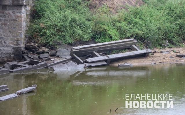 Как выглядит мост в Еланецком районе, дети не могут доехать в школу и рискуют жизнью Фото № 12 Как выглядит мост в Еланецком районе, дети не могут доехать в школу и рискуют жизнью Фото № 12
