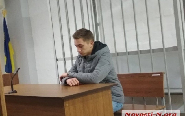 Парень, сломавший челюсть правоохранителю, отправлен под ночной домашний арест Фото № 1 Парень, сломавший челюсть правоохранителю, отправлен под ночной домашний арест Фото № 1