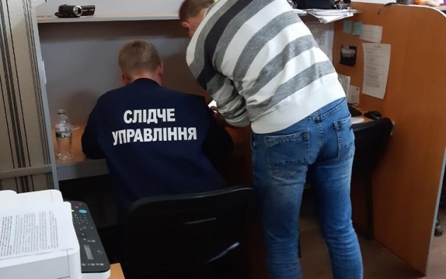 В Николаеве правоохранители проводят обыски у коллекторов финучреждения «Ваша Готивочка» по подозрению в запугивании клиентов Фото № 4 В Николаеве правоохранители проводят обыски у коллекторов финучреждения «Ваша Готивочка» по подозрению в запугивании клиентов Фото № 4