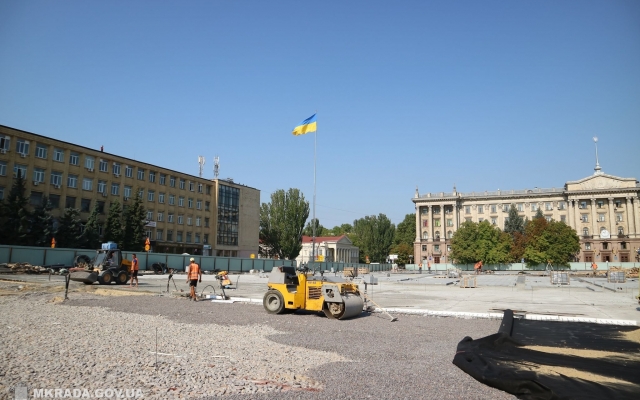 Уже в октябре на Соборной площади в Николаеве будет 102 новых дерева, два фонтана и два вида скамеек Фото № 0 Уже в октябре на Соборной площади в Николаеве будет 102 новых дерева, два фонтана и два вида скамеек Фото № 0