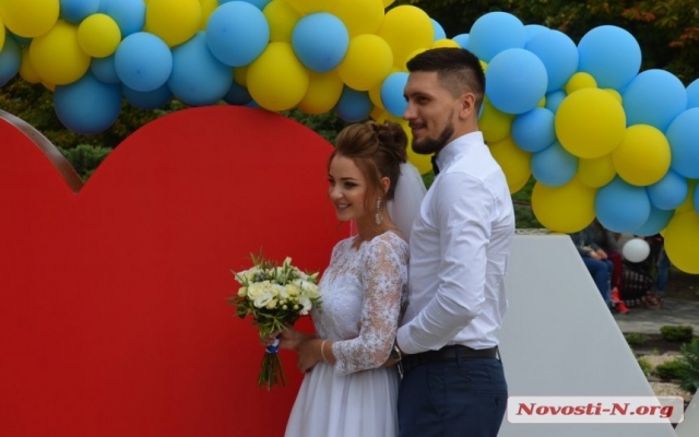 На Соборной ко Дню города открыли новый арт-объект - I like Mykolaiv и мини-парк в виде карты города Фото № 10 На Соборной ко Дню города открыли новый арт-объект - I like Mykolaiv и мини-парк в виде карты города Фото № 10