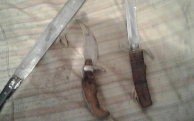 Двое мужчин занимались оптовой поставкой опасных наркотиков, у них изъяли крупную партию опасных веществ и оружие Фото № 0 Двое мужчин занимались оптовой поставкой опасных наркотиков, у них изъяли крупную партию опасных веществ и оружие Фото № 0