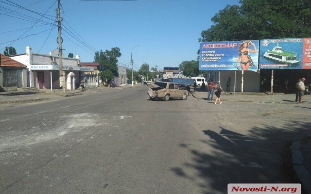 В результате столкновения автомобиль несколько раз перевернулся Фото № 1 В результате столкновения автомобиль несколько раз перевернулся Фото № 1