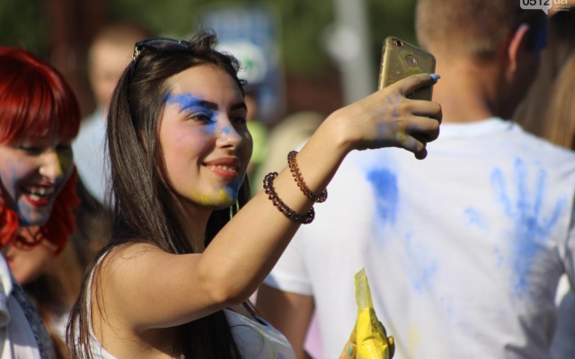 На Ингульском спуске состоялся мега красочный Holi Fest Фото № 6 На Ингульском спуске состоялся мега красочный Holi Fest Фото № 6