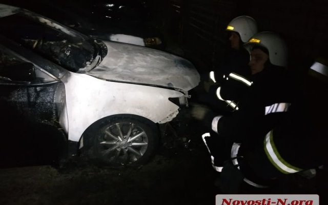 В Николаеве на платной парковке сгорел автомобиль Toyota Camry Фото № 7 В Николаеве на платной парковке сгорел автомобиль Toyota Camry Фото № 7