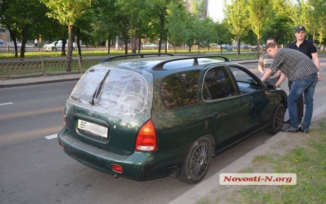 На Центральном проспекте не поделили дорогу два автомобиля Фото № 4 На Центральном проспекте не поделили дорогу два автомобиля Фото № 4