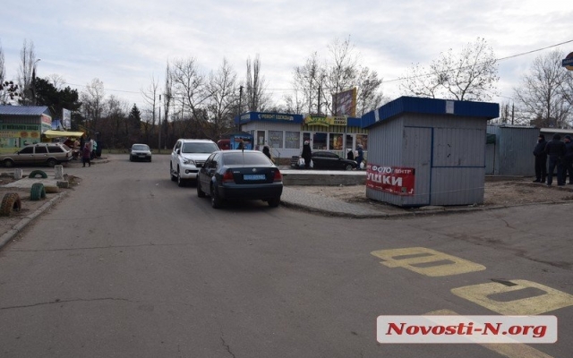 Двое неизвестных в масках совершили разбойное нападение со стрельбой на зал игровых автоматов, ранен один человек Фото № 2 Двое неизвестных в масках совершили разбойное нападение со стрельбой на зал игровых автоматов, ранен один человек Фото № 2