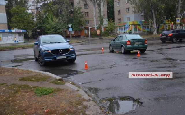 Сегодня в Николаеве произошло очередное ДТП при участии автомобилей Opel Astra и Mazda СХ-5 Фото № 2 Сегодня в Николаеве произошло очередное ДТП при участии автомобилей Opel Astra и Mazda СХ-5 Фото № 2