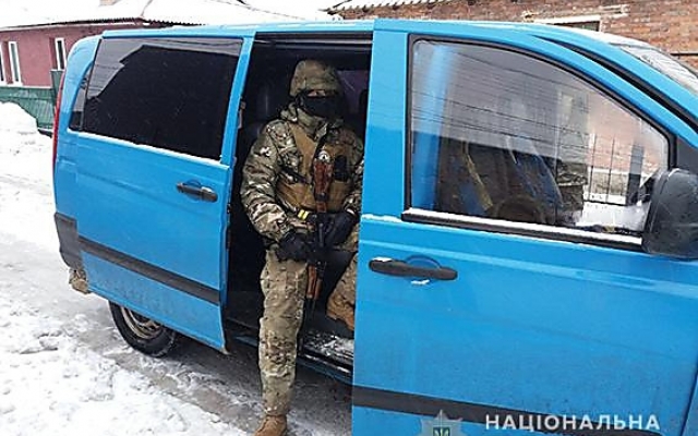 Подозреваемого в изнасиловании уроженца Николаевской области задержали, в его убежище обнаружили целый арсенал боеприпасов Фото № 2 Подозреваемого в изнасиловании уроженца Николаевской области задержали, в его убежище обнаружили целый арсенал боеприпасов Фото № 2