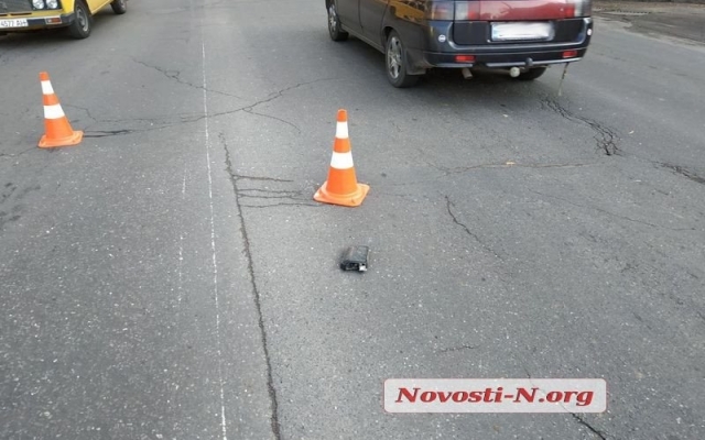 На Большой Морской автомобиль сбил школьницу, пострадавшую на «скорой» госпитализировали в больницу Фото № 7 На Большой Морской автомобиль сбил школьницу, пострадавшую на «скорой» госпитализировали в больницу Фото № 7