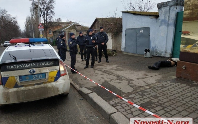 На улице 8-е Марта обнаружили труп неизвестного мужчины с изуродованным лицом Фото № 7 На улице 8-е Марта обнаружили труп неизвестного мужчины с изуродованным лицом Фото № 7