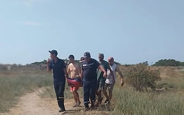 С острова Березань транспортировали охранника: мужчина провалился в яму и повредил позвоночник Фото № 2 С острова Березань транспортировали охранника: мужчина провалился в яму и повредил позвоночник Фото № 2