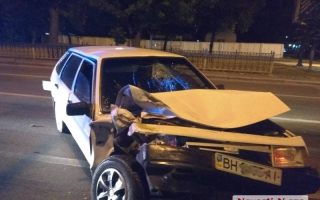 На Центральном проспекте столкнулись два автомобиля, пострадавший от госпитализации отказался Фото № 1 На Центральном проспекте столкнулись два автомобиля, пострадавший от госпитализации отказался Фото № 1