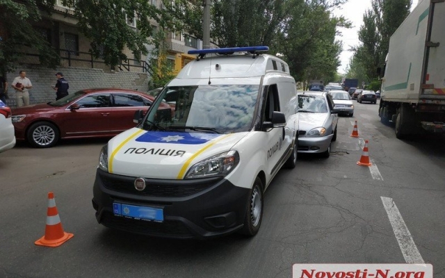 Конвойный автомобиль, попавший утром в ДТП, перевозил подсудимого Богомяткова Фото № 2 Конвойный автомобиль, попавший утром в ДТП, перевозил подсудимого Богомяткова Фото № 2