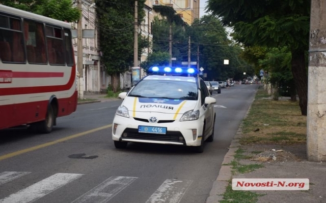 На Большой Морской автомобиль Mazda 626 сбил на пешеходном переходе пожилого мужчину Фото № 4 На Большой Морской автомобиль Mazda 626 сбил на пешеходном переходе пожилого мужчину Фото № 4