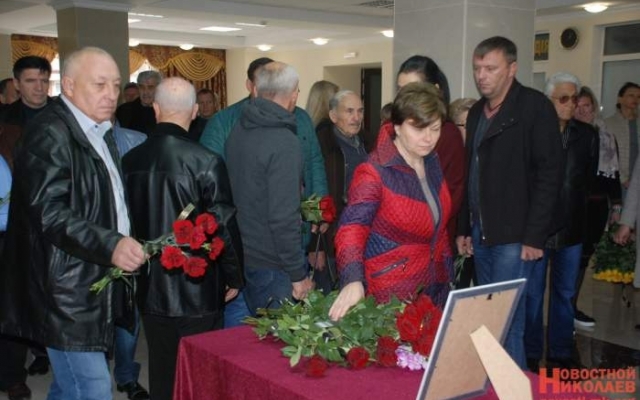 В Николаеве простились с зампредом горисполкома Иваном Бернаковым Фото № 7 В Николаеве простились с зампредом горисполкома Иваном Бернаковым Фото № 7