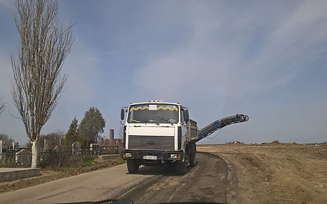 К предстоящим поминальным дням в Николаеве приводят в порядок кладбища и дороги Фото № 0 К предстоящим поминальным дням в Николаеве приводят в порядок кладбища и дороги Фото № 0