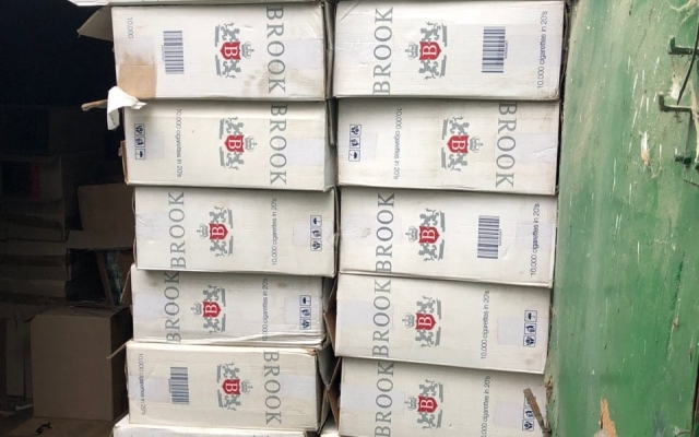 В Николаеве правоохранители изъяли сигарет на более 450 тысяч пачек контрафактных сигарет Фото № 2 В Николаеве правоохранители изъяли сигарет на более 450 тысяч пачек контрафактных сигарет Фото № 2