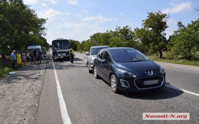 Авария на автотрассе: столкнулись сразу три транспортных средства, есть пострадавшие Фото № 6 Авария на автотрассе: столкнулись сразу три транспортных средства, есть пострадавшие Фото № 6
