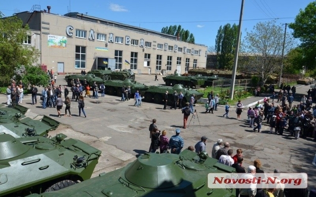 Работники Николаевского бронетанкового завода три месяца остаются без заработной платы Фото № 0 Работники Николаевского бронетанкового завода три месяца остаются без заработной платы Фото № 0